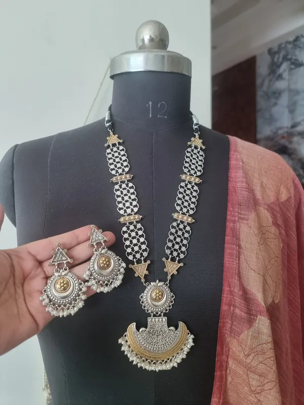 DARPAN_LONG_DUALTONE_BRASS_NECKLACE_SRT_WITH_EARRINGS