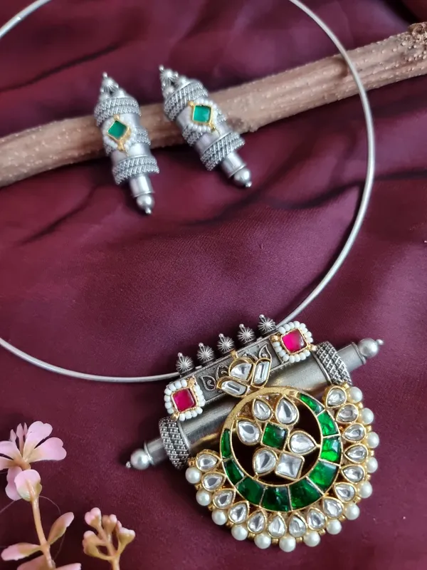 DHOLNA_SILVER_PLATED_FUSION_HASLI_SET_WITH_EARRINGS