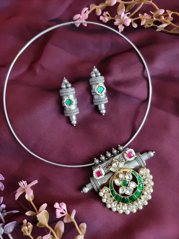 DHOLNA_SILVER_PLATED_FUSION_HASLI_SET_WITH_EARRINGS