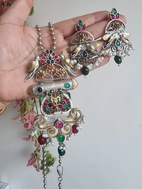 ARSHIA_DUALTONE_LONG_PENDENT_SET__FOR_WOMEN_WITH_EARRINGS