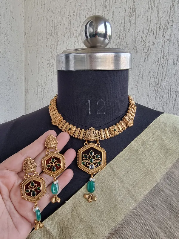 BAHAAR_TEMPLE_GOLD_PLATED_SEMIPRESIOUS_KEMP_STONE_NECKLACE_SET