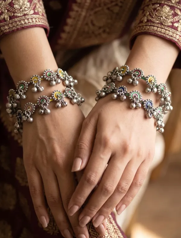 JHANAK_SILVER_REPLICA__MEENA_BRASS_GHOONGROO_BANGLES_SET_OF_4