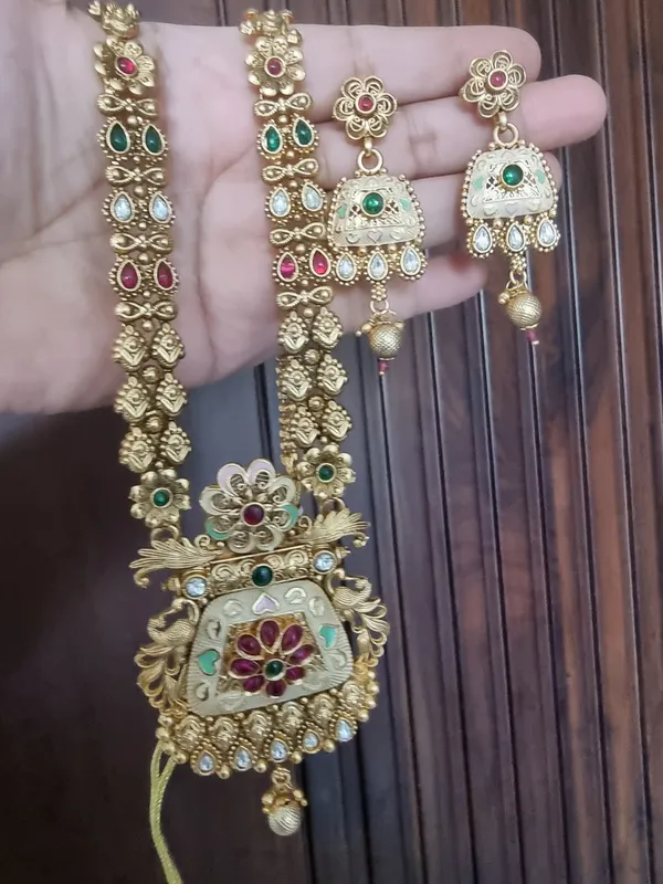 RECHAL_HERITAGE_GOLD_PLATED_LONG_NECKLACE_WITH_EARRINGS