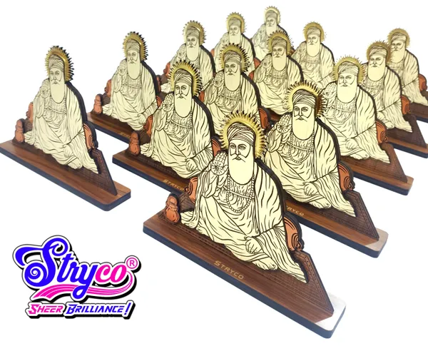 Golden_Brown_Guru_Nanak_Dev_Ji_Table_Top_Carved_Photo__Wooden_Figurine__Ik_Onkar__Sikh_Gift_Ideas__Punjabi_Home_Decor_Gift_Items