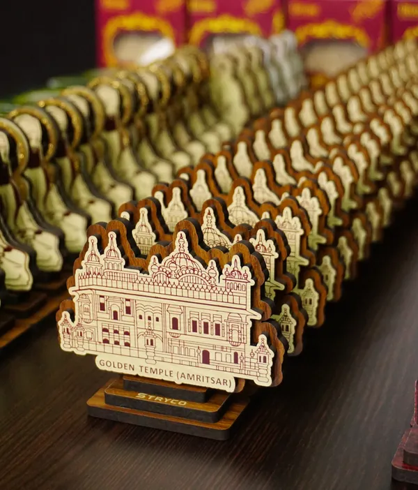 Beige_3D_Hi-Gloss_Golden_Temple_Car_Dashboard_Idol__Sri_Harmandir_Sahib,_Darbar_Sahib__Amritsar__Religious__Punjabi__Gift_Decorative_Showpiece