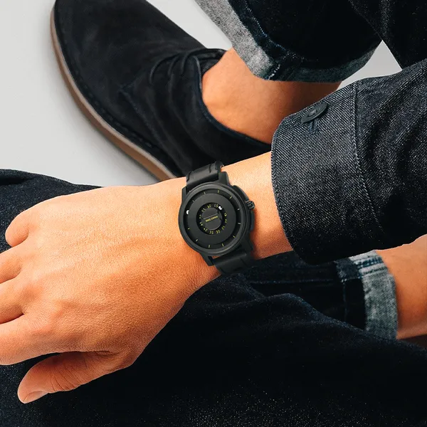 Daniel_Gorman_Gravity_series_Round_Shape_Golden_Men's_&_Boy's_wirst_watch_118NNH11