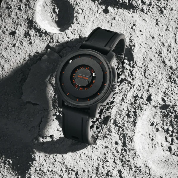 Daniel_Gorman_Gravity_series_Round_Shape_Red_Men's_&_Boy's_wirst_watch_118NNH12