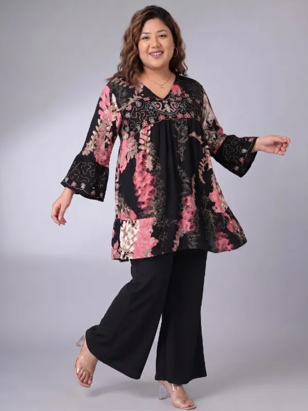 Plus_Size_Black_Floral_Printed_Longline_Tunic_Top_For_Women_|_V_Neck_With_Bell_Sleeve