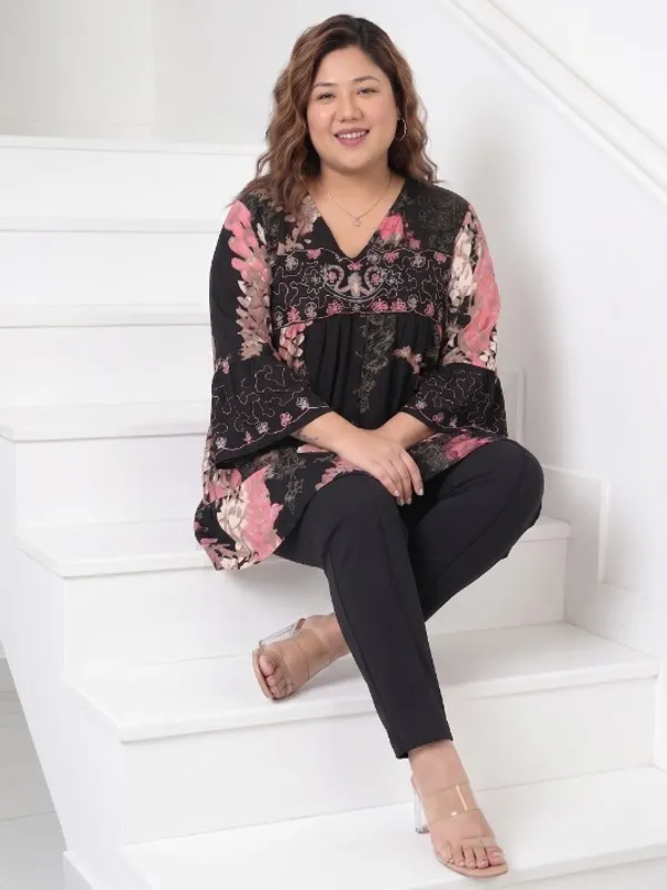 Plus_Size_Black_Floral_Printed_Longline_Tunic_Top_For_Women_|_V_Neck_With_Bell_Sleeve