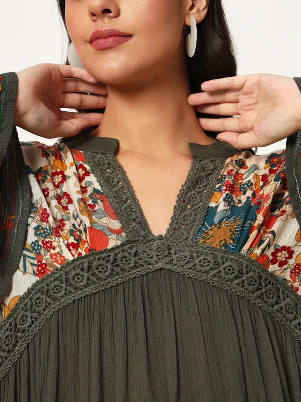 V-Neck_Crochet_Lace_Embroidered_Bell_Full_Sleeve_Dress