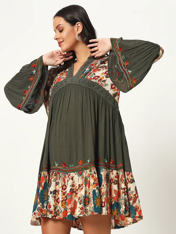 V-Neck_Crochet_Lace_Embroidered_Bell_Full_Sleeve_Dress