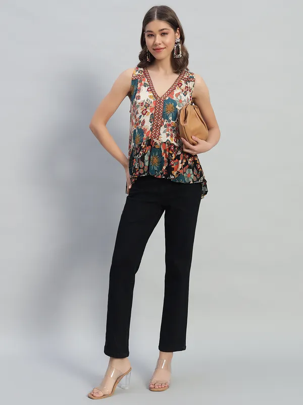 Asymetric_Without_Sleeves_V_Neck_Lace_Work_Placement_Printed_Top