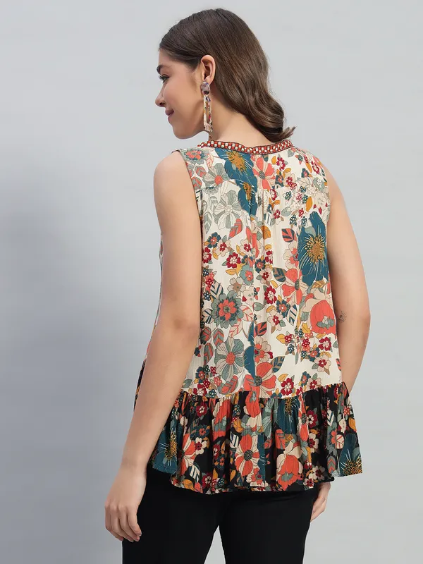 Asymetric_Without_Sleeves_V_Neck_Lace_Work_Placement_Printed_Top