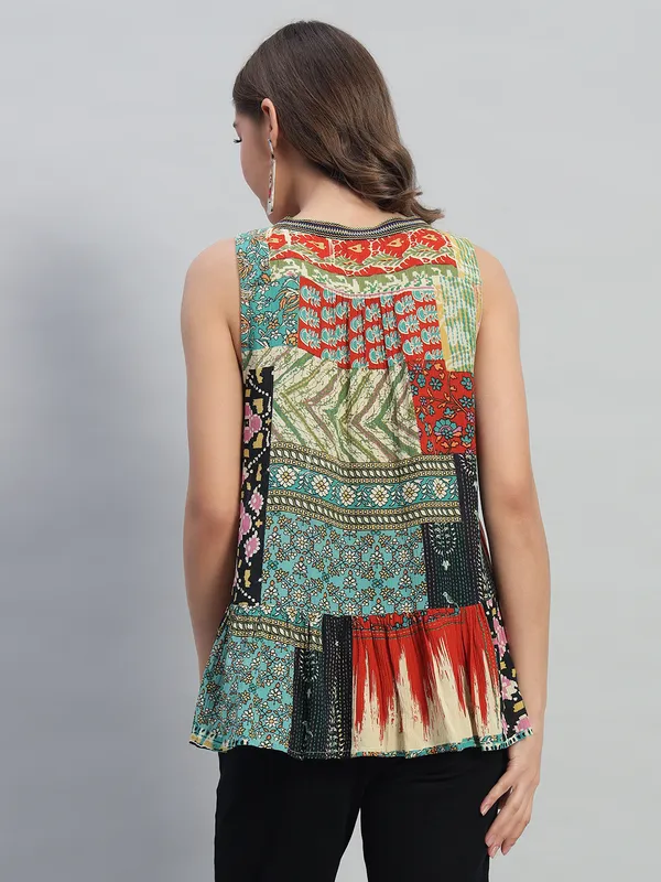 Asymetric_Without_Sleeves_V_Necklace_Work_Placement_Printed_Top