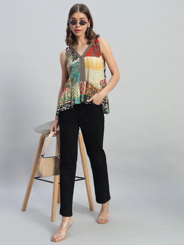 Asymetric_Without_Sleeves_V_Necklace_Work_Placement_Printed_Top