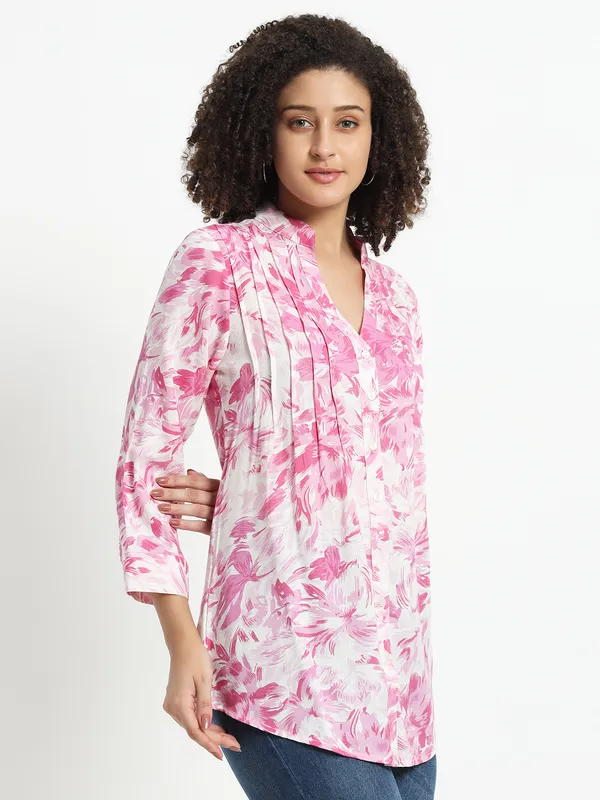 Mandrain_collor_v_neck_front_button_open_,pintucks_,3/4_sleeves