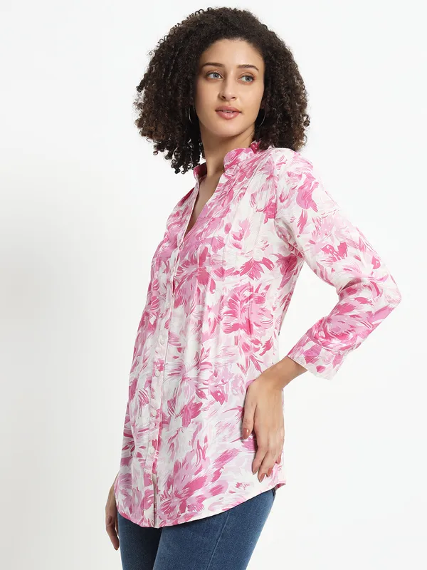 Mandrain_collor_v_neck_front_button_open_,pintucks_,3/4_sleeves