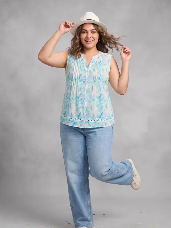 linen_look,_pleats_in_front,__button_,v_neck_mandrain_collar_,lace_detaling_around_neck_without_sleeves_top