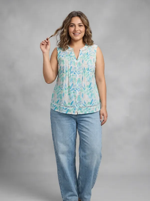 linen_look,_pleats_in_front,__button_,v_neck_mandrain_collar_,lace_detaling_around_neck_without_sleeves_top