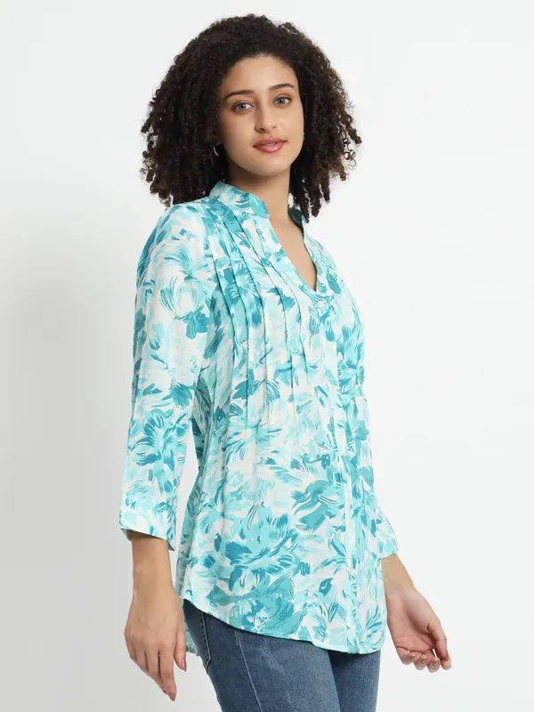 Front_open_buttons,_full_sleeves,_embroidery_at_collar,_placket_and_sleeves_shirt