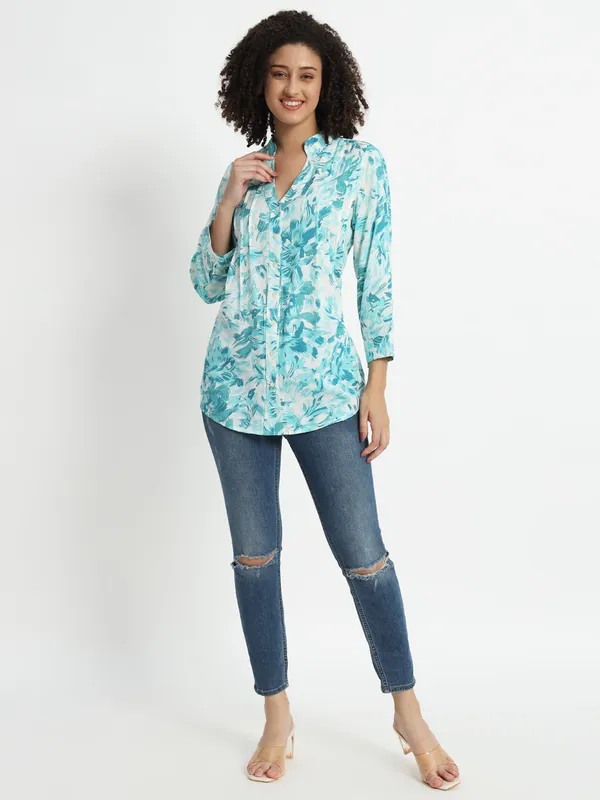 Front_open_buttons,_full_sleeves,_embroidery_at_collar,_placket_and_sleeves_shirt
