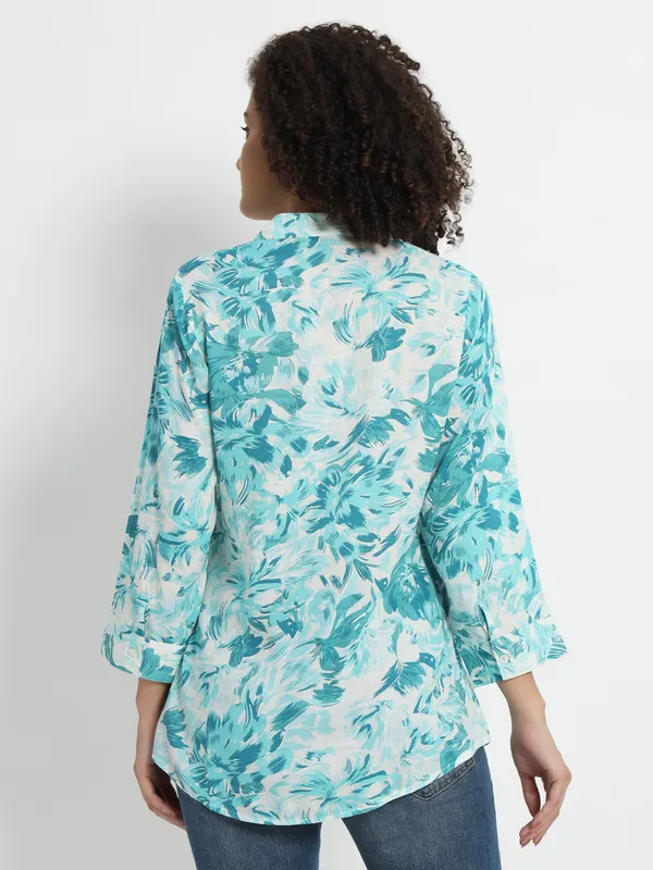 Front_open_buttons,_full_sleeves,_embroidery_at_collar,_placket_and_sleeves_shirt