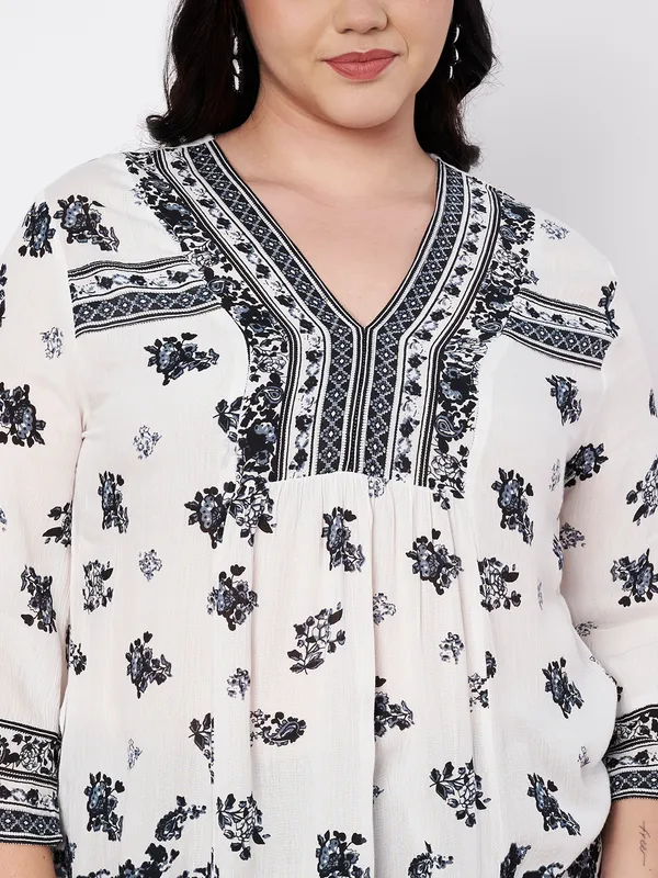 Plus_Size_Top,V_neck_full_sleeves_placemnent_printed_short_kurti