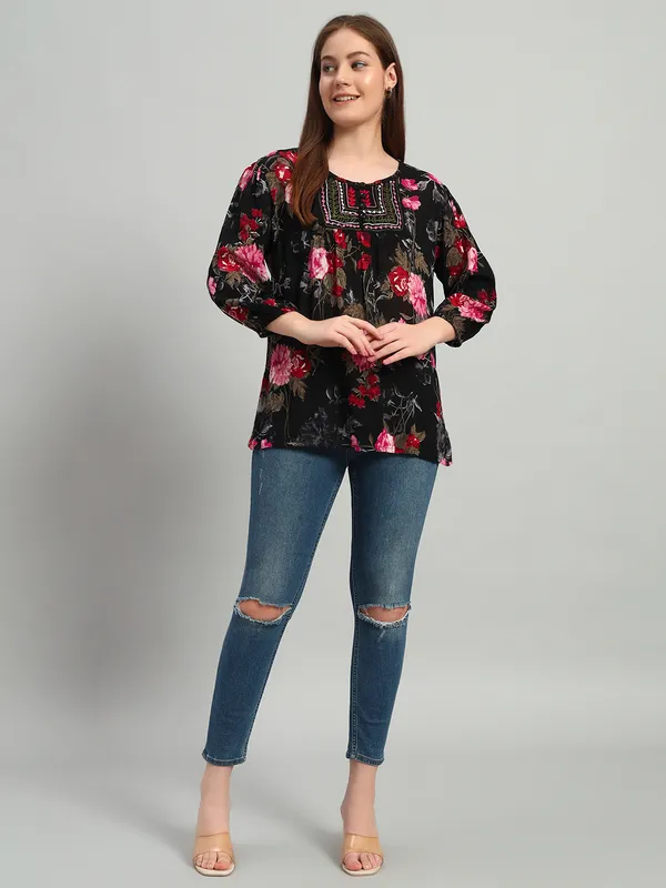 ROUND_NECK_EMBROIDERY_AT_YOKE,FULL_SLEEVES_,BUTTONS_AT_YOKE_PRINTED_TOP