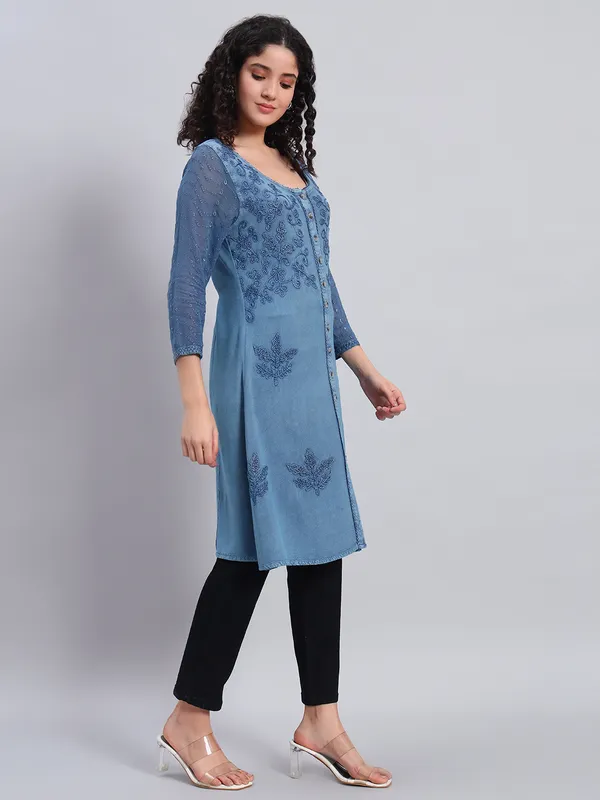 Rayon_long_Tunic_with_elegant_dori_embrodery_and_embroidered_gorgette_transparent_sleeves_in_washed_effect