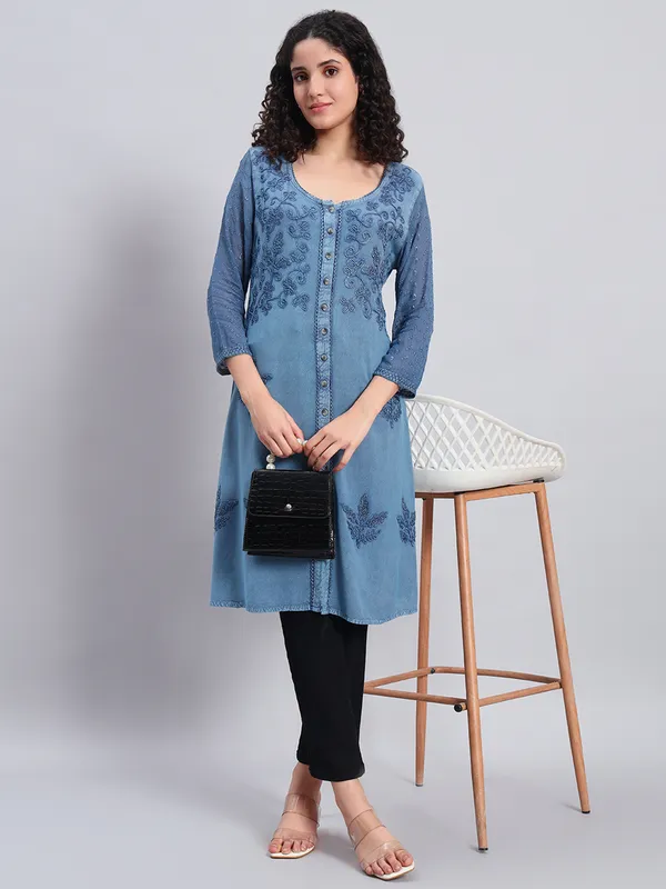 Rayon_long_Tunic_with_elegant_dori_embrodery_and_embroidered_gorgette_transparent_sleeves_in_washed_effect
