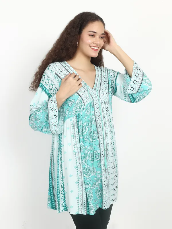 Top_v_neck_long_bell_sleeves_full_sleeves,_printed