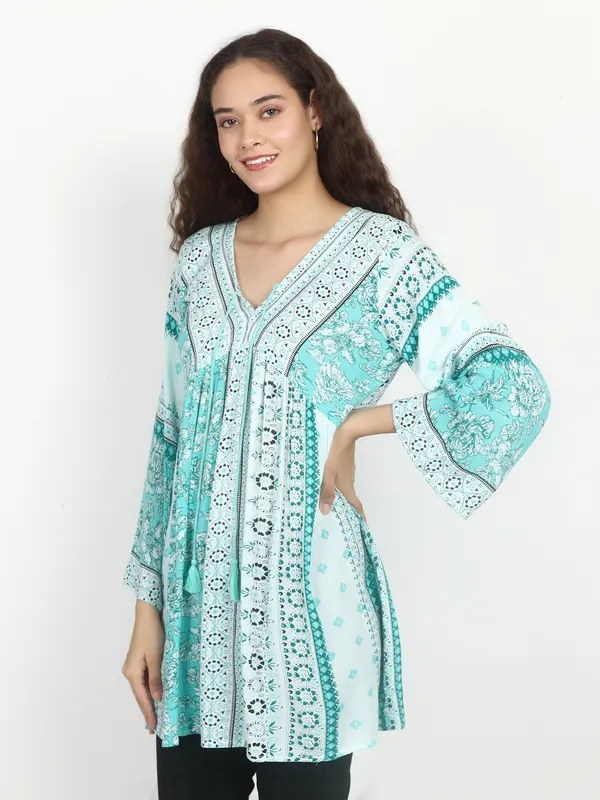 Top_v_neck_long_bell_sleeves_full_sleeves,_printed