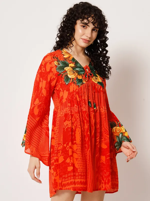 V_NECK_FLOWER_PRINT_AT_NECK,_FULL_SLEEVE_PRINTED_TOP