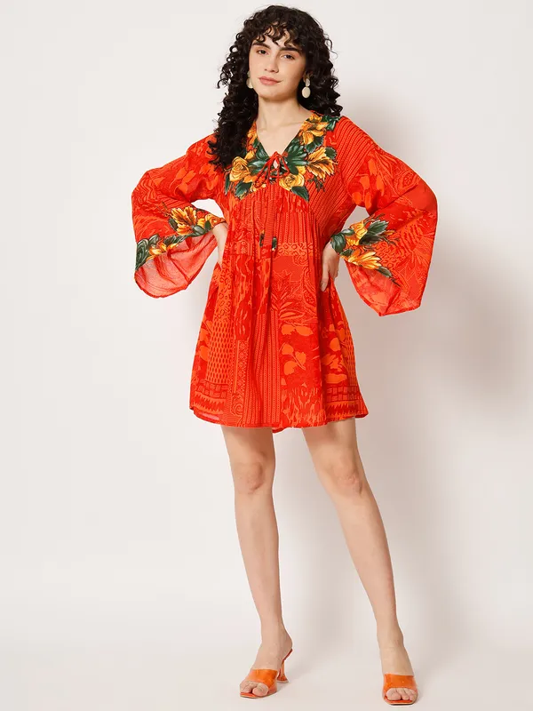 V_NECK_FLOWER_PRINT_AT_NECK,_FULL_SLEEVE_PRINTED_TOP