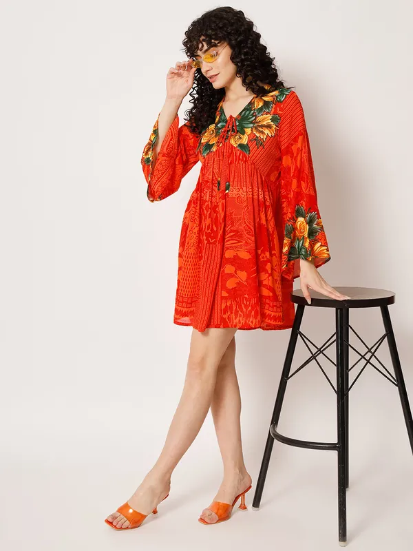 V_NECK_FLOWER_PRINT_AT_NECK,_FULL_SLEEVE_PRINTED_TOP