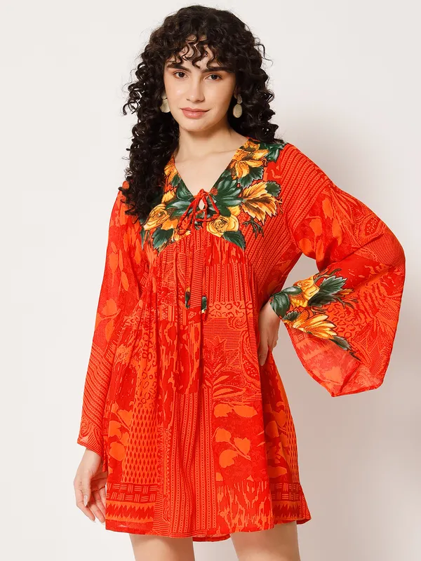 V_NECK_FLOWER_PRINT_AT_NECK,_FULL_SLEEVE_PRINTED_TOP