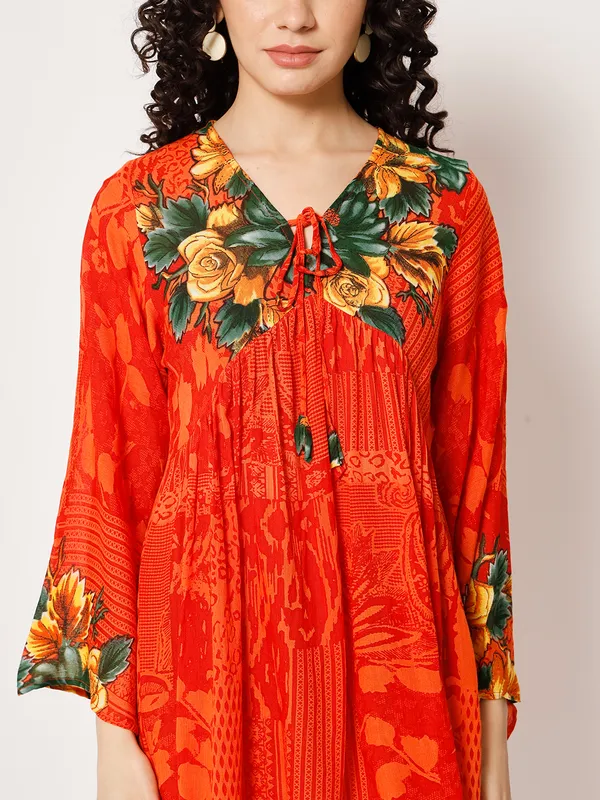 V_NECK_FLOWER_PRINT_AT_NECK,_FULL_SLEEVE_PRINTED_TOP