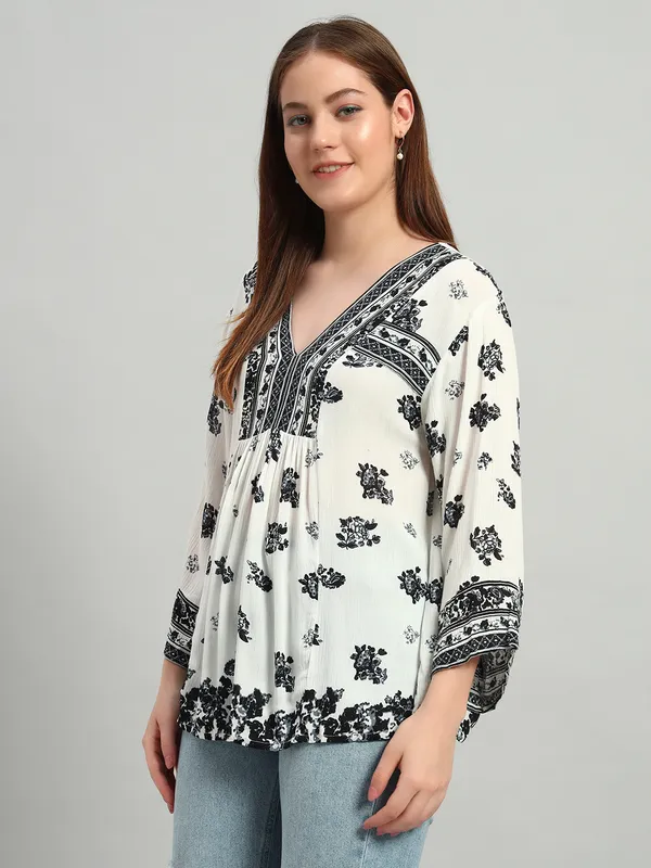 V_neck_full_sleeves_placemnent_printed_short_kurti