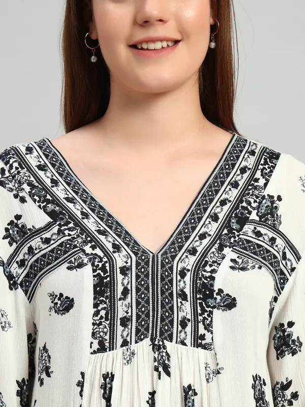 V_neck_full_sleeves_placemnent_printed_short_kurti