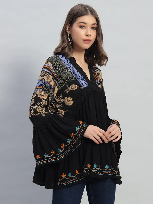 Women_Tunic_Longline_Beige_Floral_Embroidered_Tunic_Fit_And_Flare_Casual_Blouse_Top_For_Women_Longline