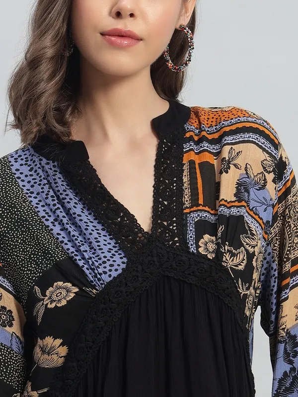 Women_Tunic_Longline_Beige_Floral_Embroidered_Tunic_Fit_And_Flare_Casual_Blouse_Top_For_Women_Longline