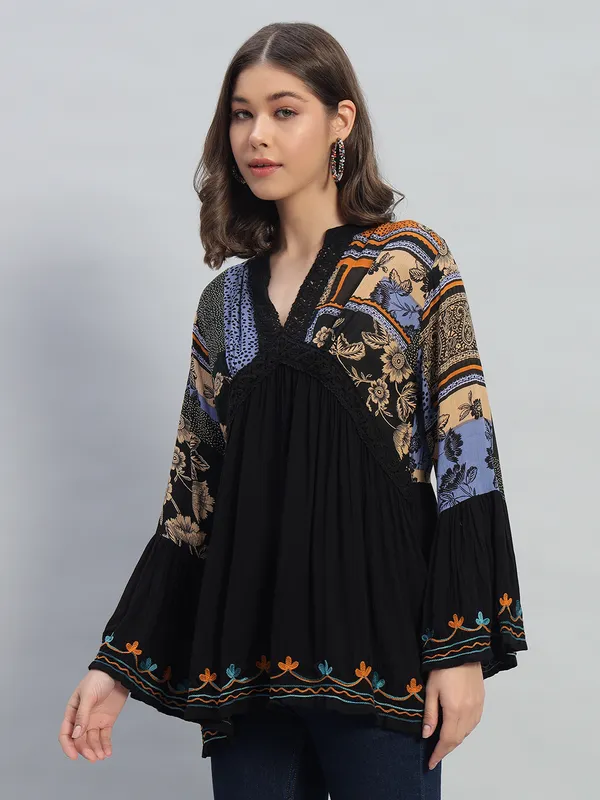 Women_Tunic_Longline_Beige_Floral_Embroidered_Tunic_Fit_And_Flare_Casual_Blouse_Top_For_Women_Longline