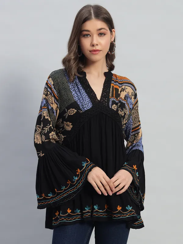 Women_Tunic_Longline_Beige_Floral_Embroidered_Tunic_Fit_And_Flare_Casual_Blouse_Top_For_Women_Longline