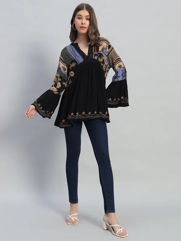 Women_Tunic_Longline_Beige_Floral_Embroidered_Tunic_Fit_And_Flare_Casual_Blouse_Top_For_Women_Longline