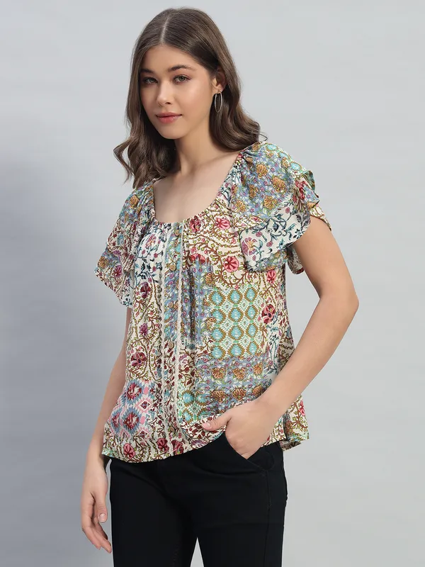 Double_Frill_Lace_And_Wooden_Buttons_In_Front_Patch_Half_Sleeves_Top