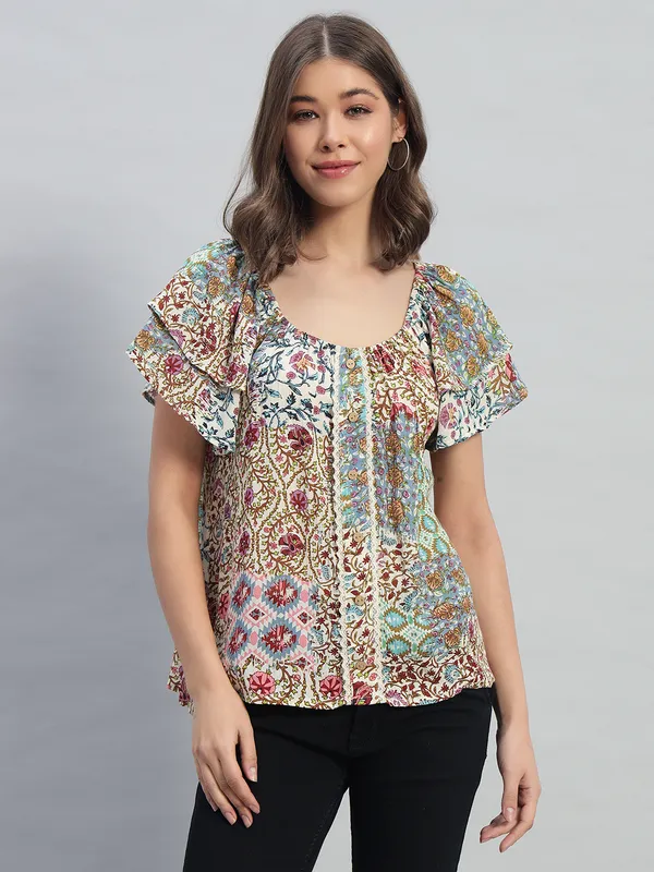 Double_Frill_Lace_And_Wooden_Buttons_In_Front_Patch_Half_Sleeves_Top
