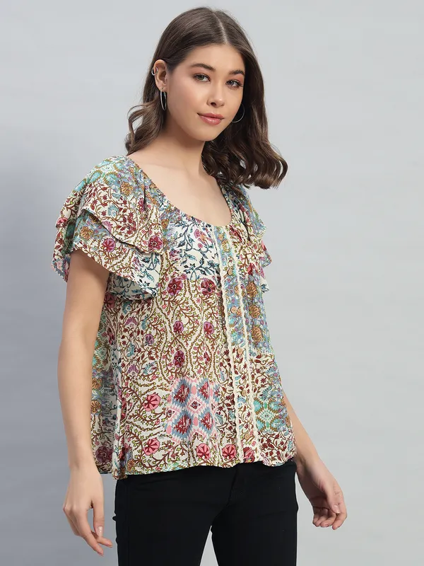 Double_Frill_Lace_And_Wooden_Buttons_In_Front_Patch_Half_Sleeves_Top