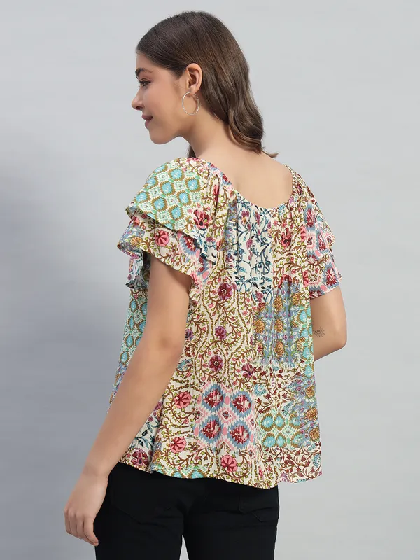 Double_Frill_Lace_And_Wooden_Buttons_In_Front_Patch_Half_Sleeves_Top
