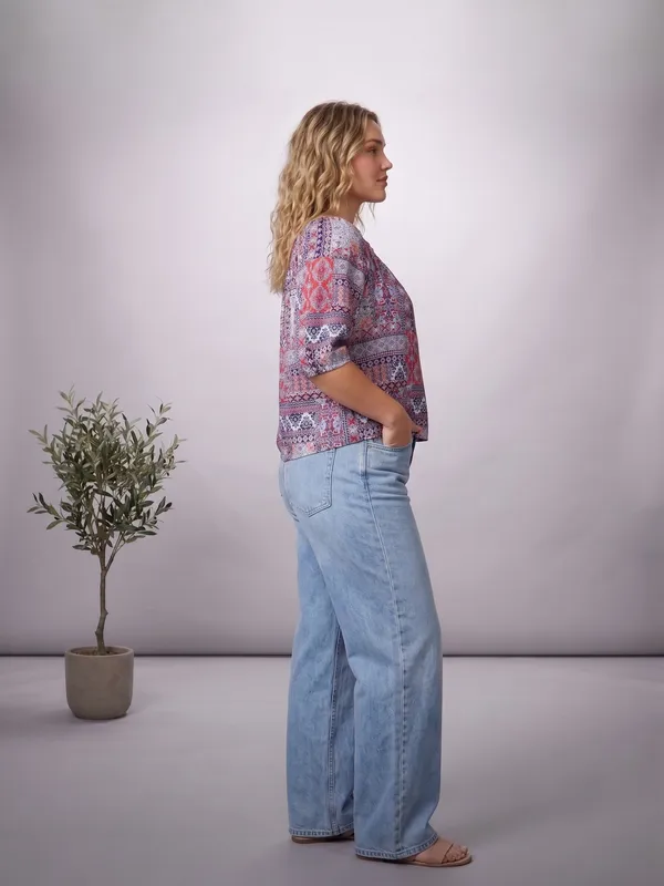 elastic_at_neck,sleeves_and_bottom,off_shoulder_neck_,_adjustable_length,3/4_slevees