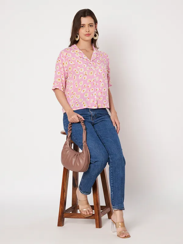 half_sleeves_,collor_front_open__buttons_,_floral_printed__top